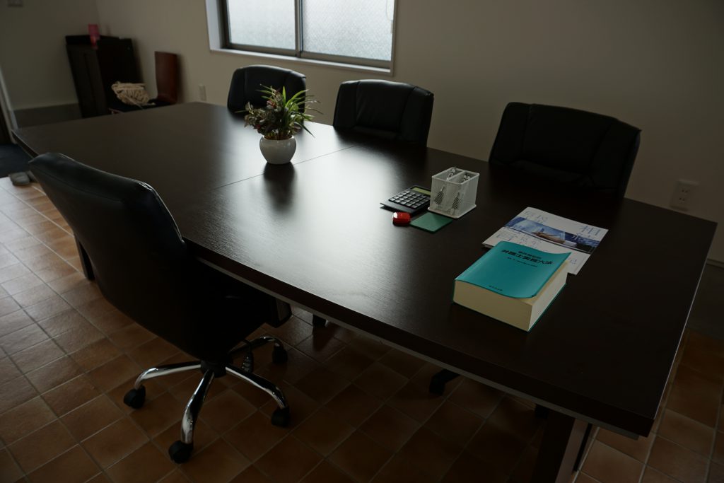 事務所テーブル２